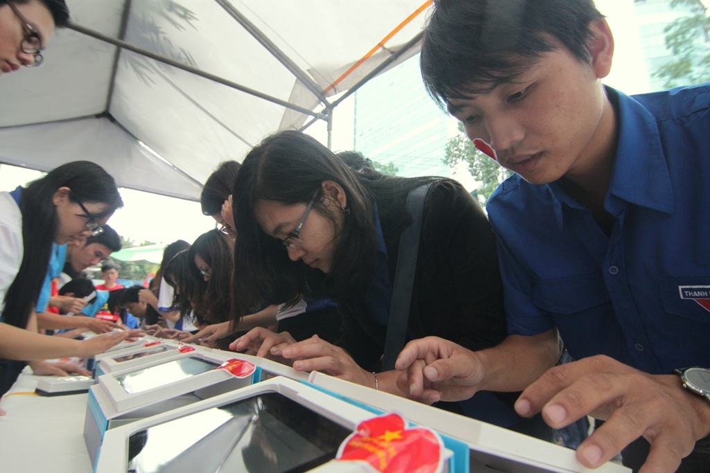 Cùng nhau ký tên điện tử