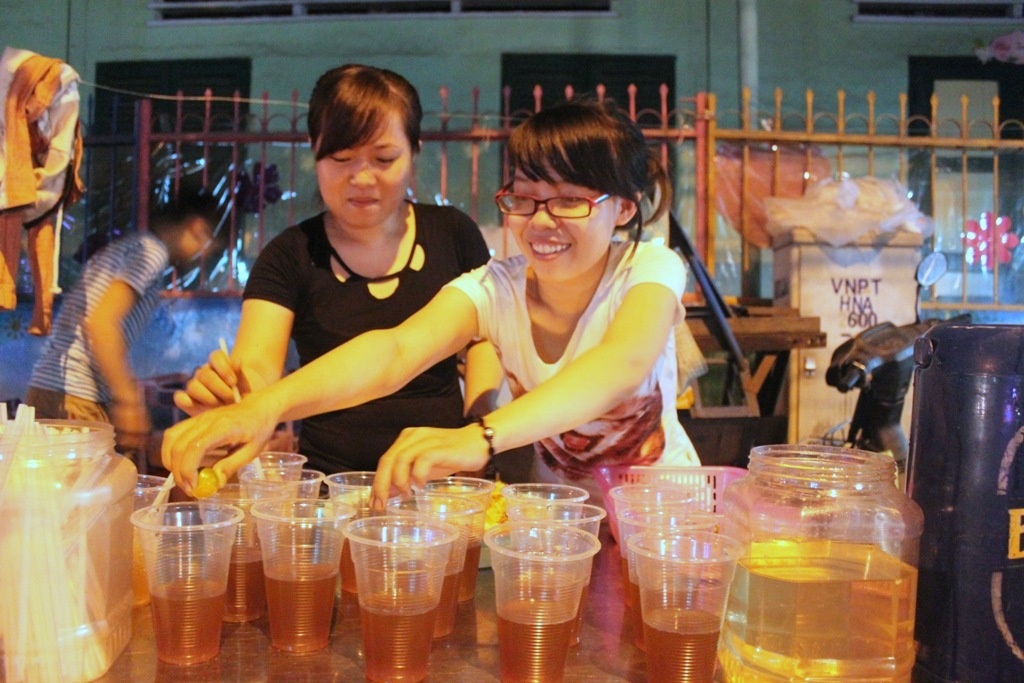 9X gac bang dai hoc, di ban ca, tra chanh via he hinh anh