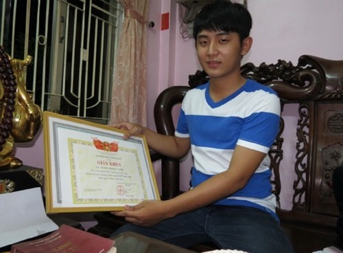 Nam sinh thu khoa kep va ten dac biet: Luong Mong Vu Anh hinh anh