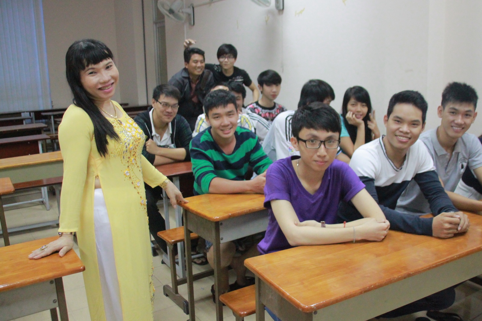 Hoc tro cua co giao chuyen gioi nghi 4-6 nam van dau DH hinh anh