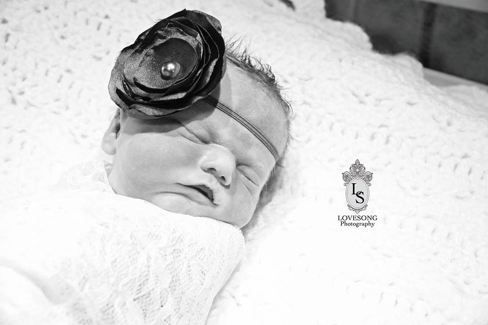 Một ngày, Emily Stanley phát hiện ra rằng con cô không còn đạp trong bụng nữa.