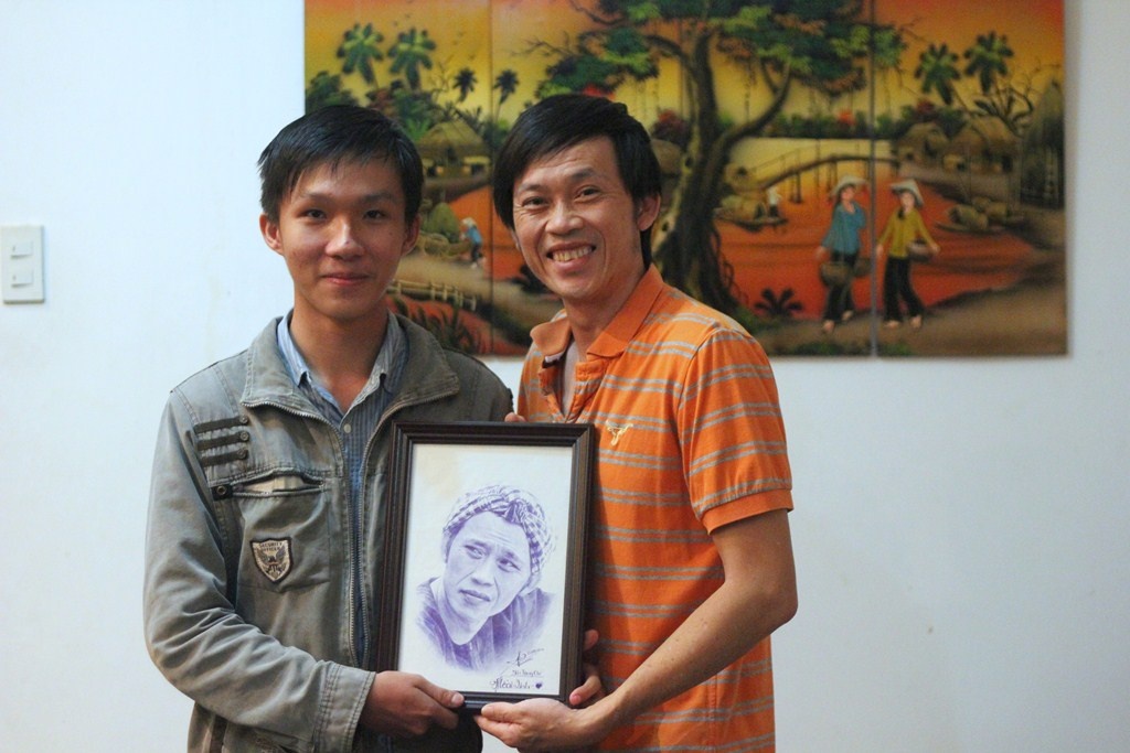 9X ve dep den tan nha rieng danh hai Hoai Linh tang tranh hinh anh