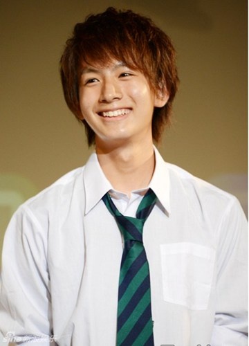 Nam sinh dep trai vo dich trung hoc Nhat Ban hinh anh