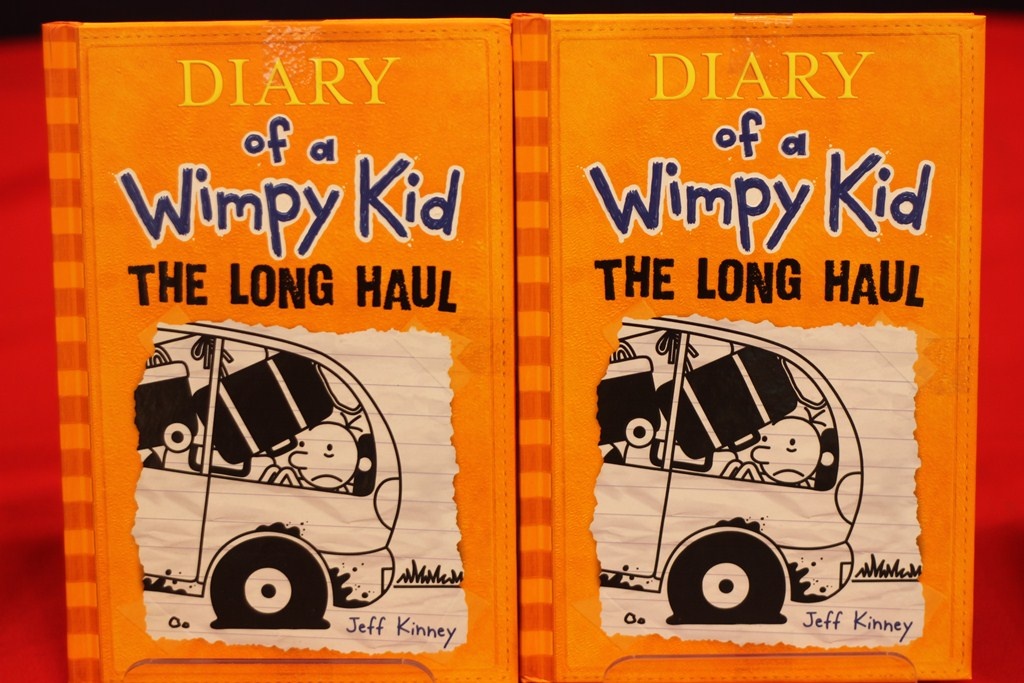 Phiên bản tiếng Anh sẽ được phát hành đồng loạt với thế giới.