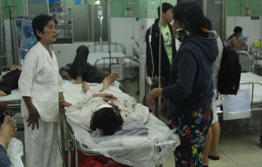 Các nạn nhân được đưa vào bệnh viện điều trị, không có trường hợp nguy hiểm đến tính mạng.