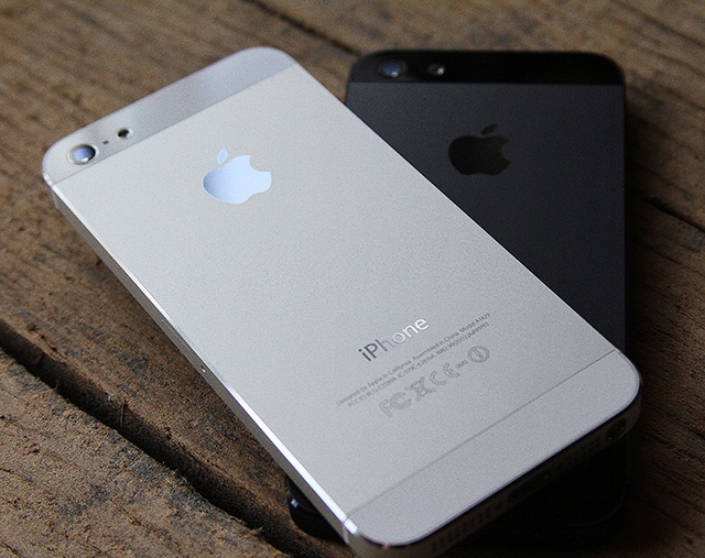 Hai ten cuop iPhone bi nguoi dan truy duoi hinh anh