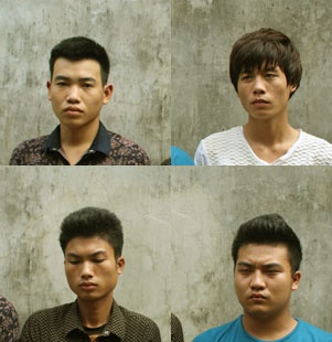 Hanh hung nguoi... lai xe gay bui hinh anh