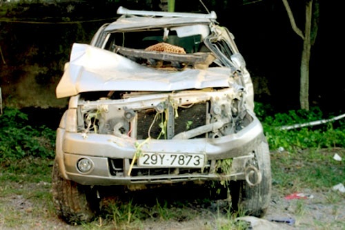 Chu tich xa di o to bi tau hoa dam chet hinh anh