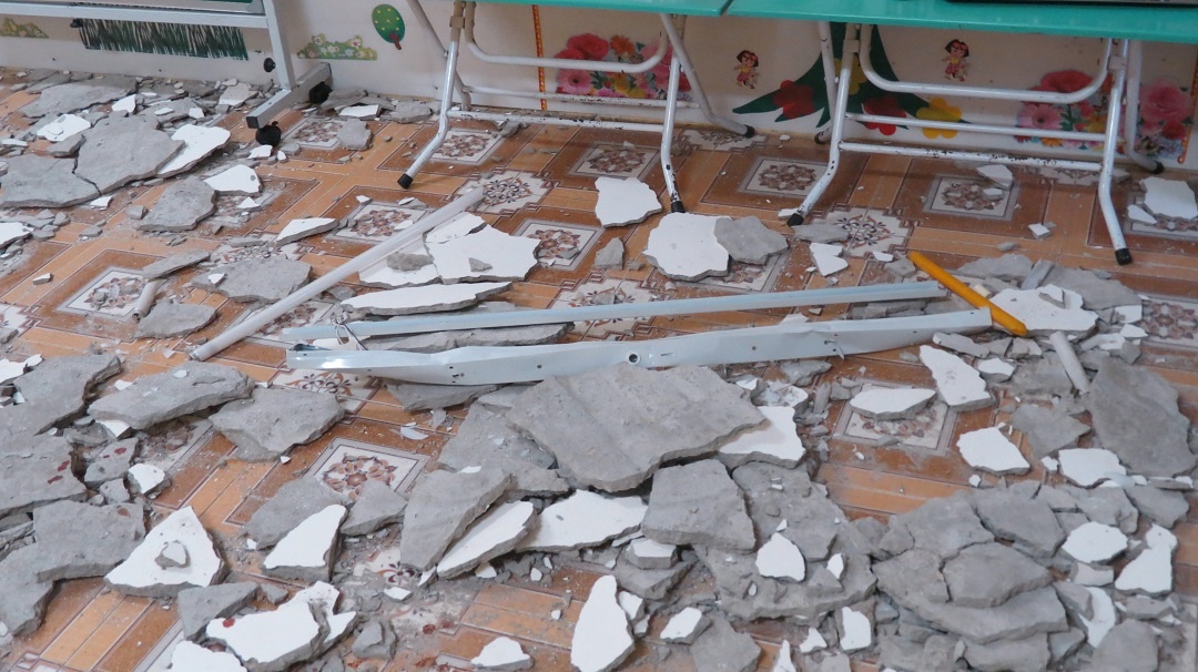 Can canh truong mam non sap tran lam 6 nho bi thuong hinh anh