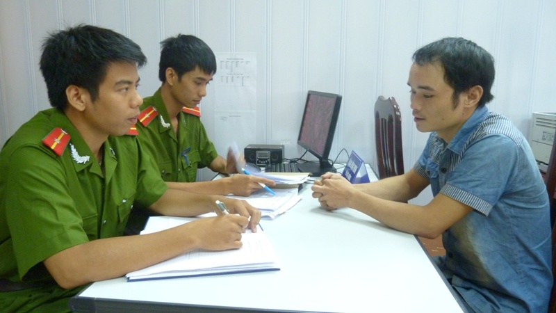 Ke trom mat khau tai khoan ngan hang bi tam giu hinh anh