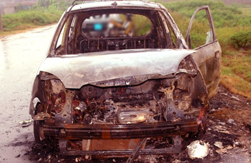 Truy bat nhom lot quan ao tai xe, dot xe taxi hinh anh