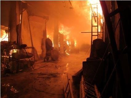 Hang tram ki ot o Quang Ninh chay rui trong dem hinh anh