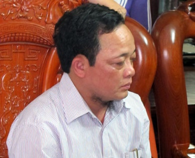 Nguoi dan ong tu nhan minh la nha ngoai cam bi bat hinh anh