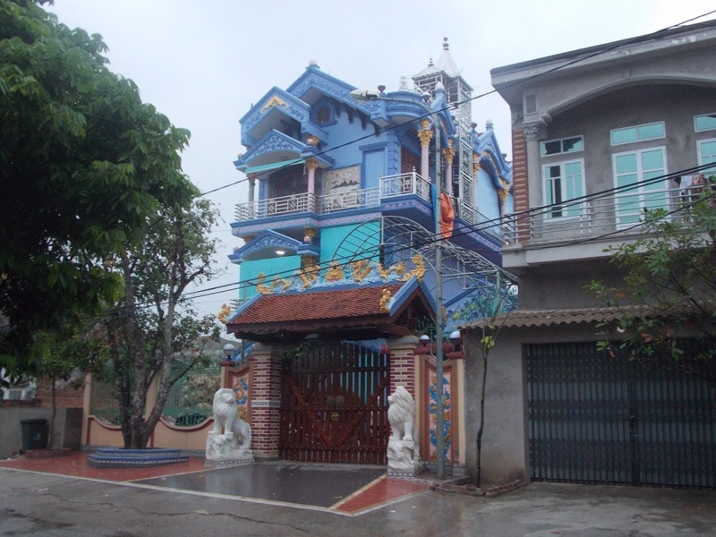 Nguoi cong an 20 nam cho vach mat ‘nha ngoai cam’ cau Thuy hinh anh