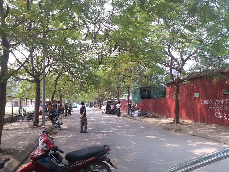 Nam thanh nien tu vong trong thung xe ba gac vo chu hinh anh