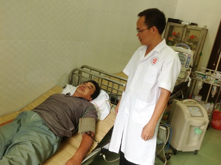 Ngu dan bi tai bien mach mau nao khi tranh bao Haiyan hinh anh