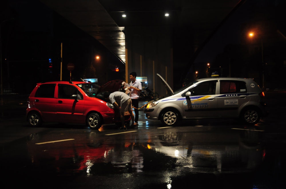 Bao Haiyan doi huong, Ha Noi mua keo dai het dem hinh anh