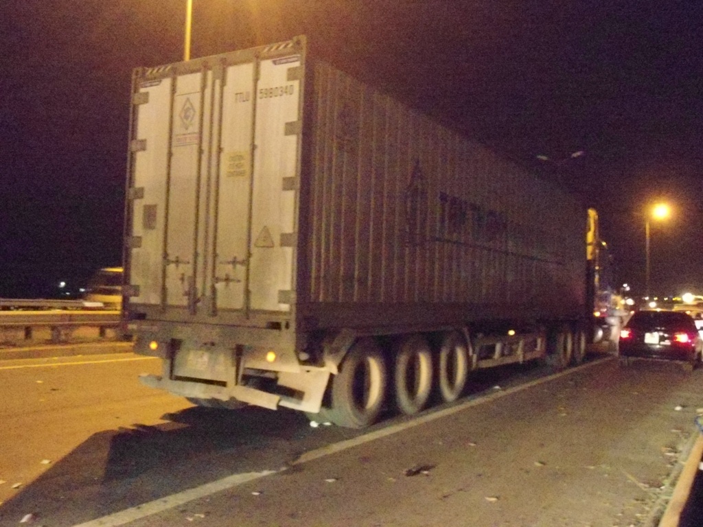 Cau Thanh Tri un tac sau vu tai nan chet nguoi hinh anh