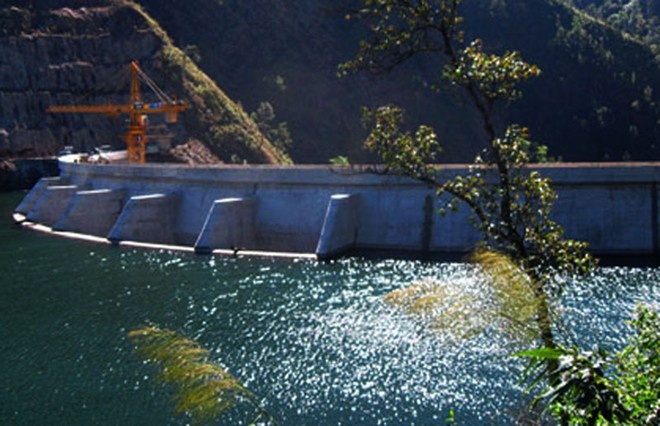 Tim thay 3 thi the trong vu dam thuyen o ho thuy dien hinh anh