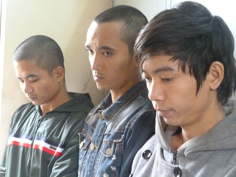 Gia cong an keo nan nhan vao nghia trang de cuop hinh anh