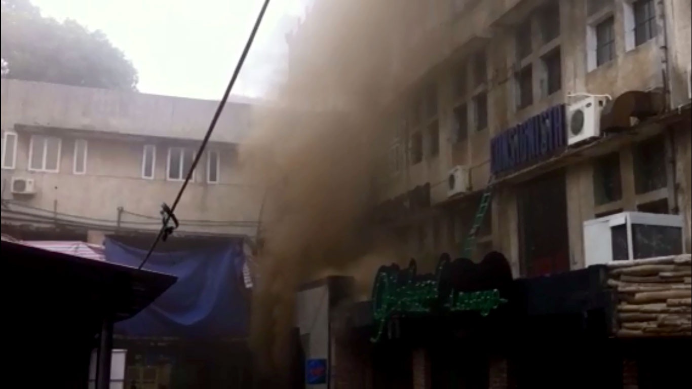 Clip dam chay cuop 6 sinh mang cua nguoi dau tien goi 114 hinh anh