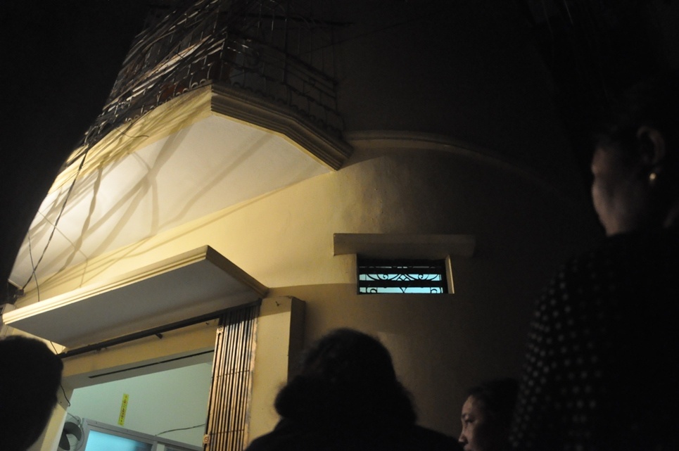 Nguoi phu nu that co tren tang 4 tu van hinh anh