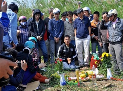 Khong tim duoc thi the van lam le 49 ngay cho chi Huyen hinh anh
