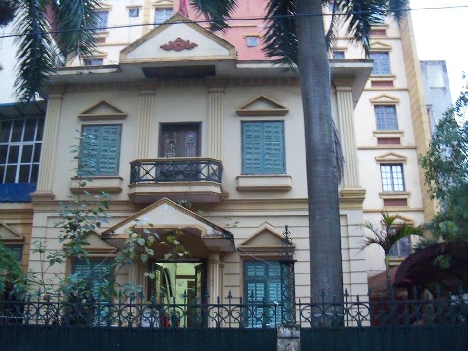 Co gai bi sat hai trong can biet thu o Ha Noi hinh anh
