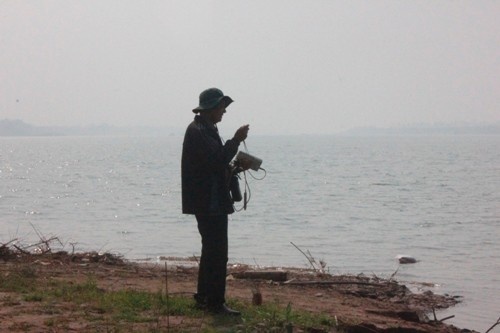 Vao lo gach o que bac si Tuong de tim thi the chi Huyen hinh anh