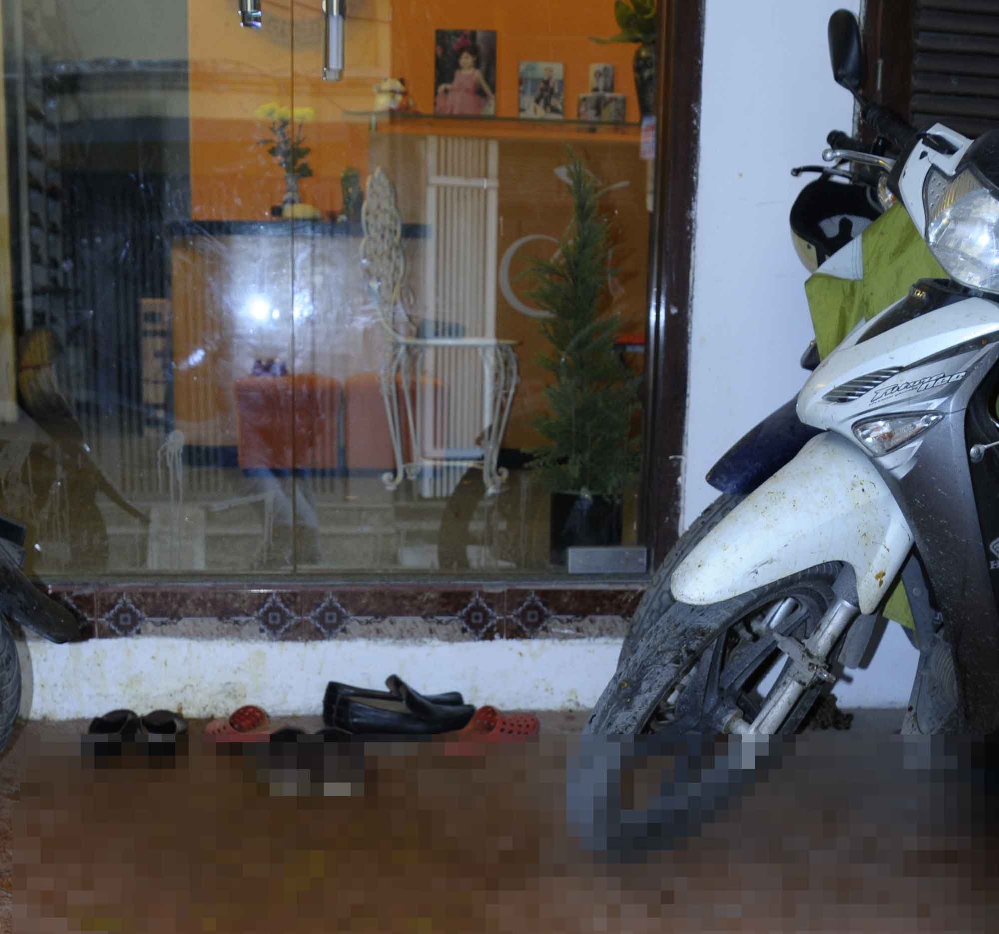 Giap Tet, nha dan o Ha Noi bi khung bo bang bom ban hinh anh