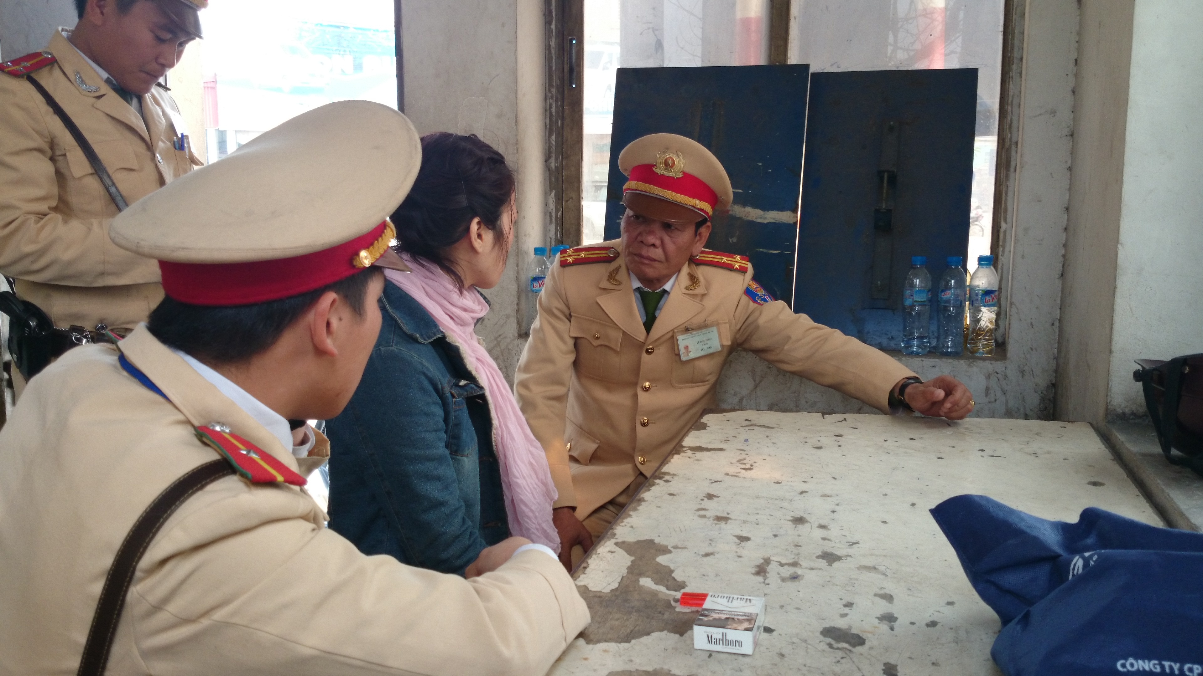 Nguoi phu nu tre mang bau dinh nhay cau Chuong Duong hinh anh