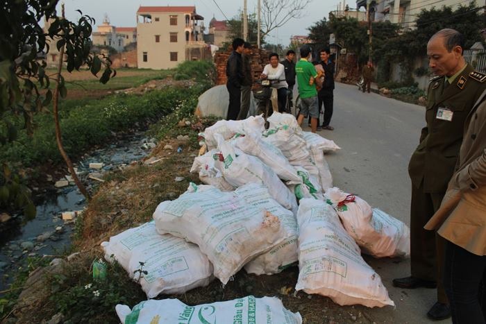 2 tan xuong khong ro nguon goc bi phat hien truoc Tet hinh anh