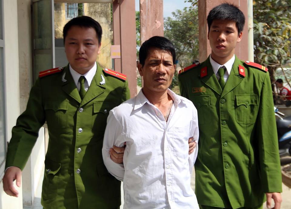 Ha sat ba lao 85 tuoi de cuop hoa tai vang hinh anh