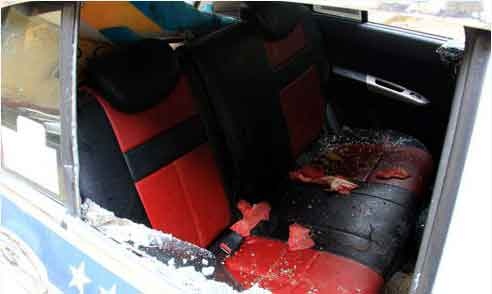 Khong nhuong duong, no sung ban lai xe taxi hinh anh