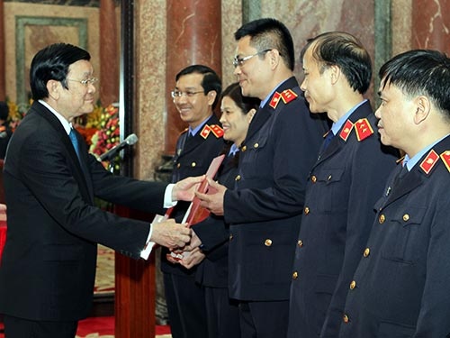 Bo nhiem 17 kiem sat vien hinh anh