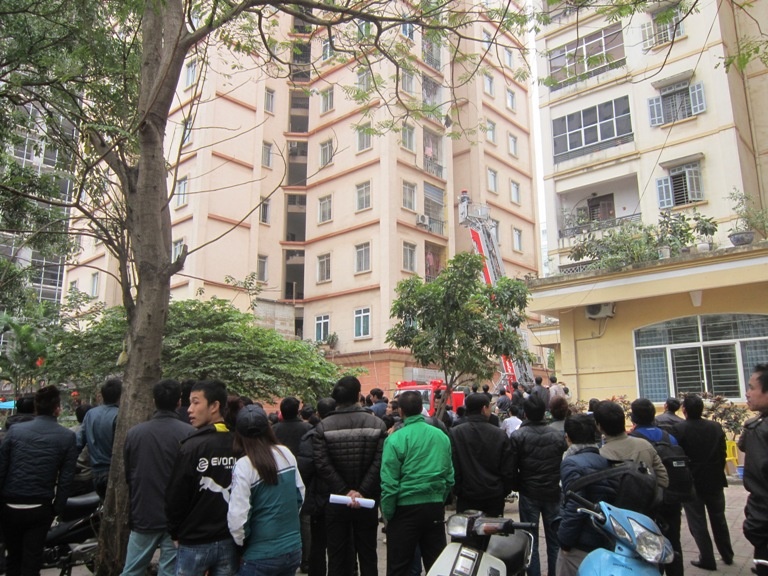 Chay can ho tren chung cu 11 tang o Ha Noi hinh anh