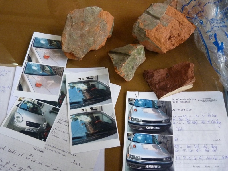 Nhom 9X vuong vong lao ly sau chau ruou hinh anh