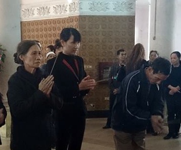 Vo bac si Tuong phu nhan co mat trong hanh trinh nem xac hinh anh