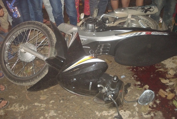 O to dam chet pho bi thu xa roi bo tron hinh anh