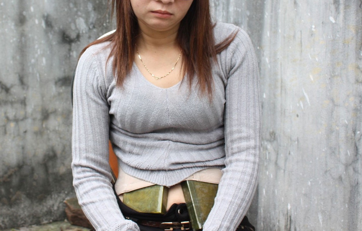 Lat tay chieu quan 7 banh ma tuy quanh bung hinh anh