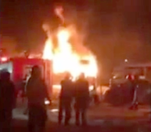 3 xe khach chay ngun ngut giua dem o Ha Noi hinh anh