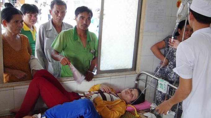 Hang tram cong nhan nhap vien nghi bi ngo doc thuc pham hinh anh