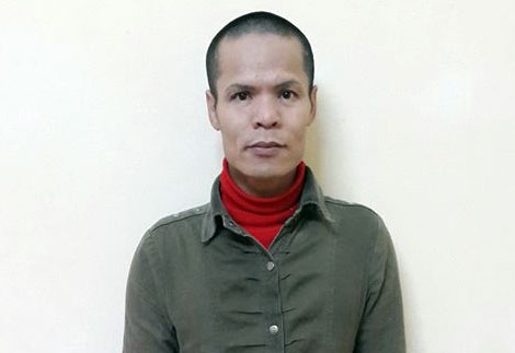 Ga thay boi dong tinh chuyen xam hai cac be trai hinh anh