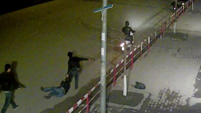 Co moi danh, keo le khach tung hanh hung ca phu nu hinh anh