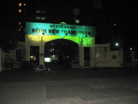 No sung, truy sat truoc cong benh vien hinh anh