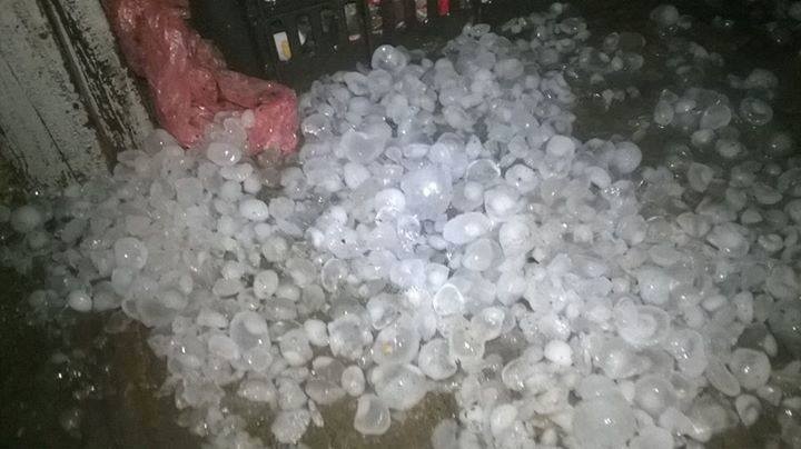 Hang tram nguoi mat cho ngu sau tran mua da o Cao Bang hinh anh