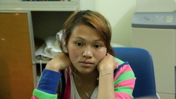 Sùng Thị Phùa tại cơ quan điêu tra (Ảnh: Báo Lai Châu).