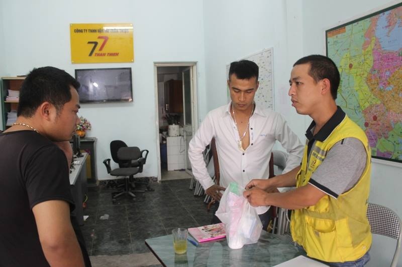 Xe om tra lai vi co hon 10 trieu cua khach bo quen hinh anh