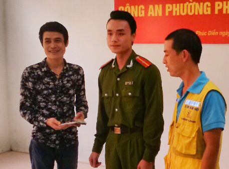 De xuat khen thuong xe om tra lai tien cho khach hinh anh