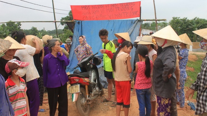 Dan dung leu phan doi trai heo o nhiem moi truong hinh anh